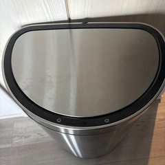 コストコのセンサーゴミ箱
の画像