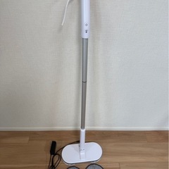 【まとめて売ります】ハンガーラック・ズボンプレッサー・電動モップの画像