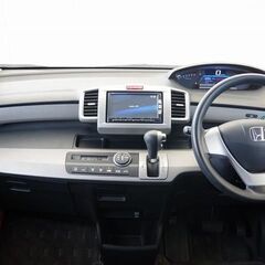 【自社ローン】フリードハイブリッド 1.5 HYBRIDジャストセレ6人   ♬ 【完全自社審査　即日回答】の画像