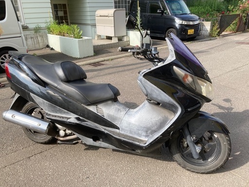 スカイウェイブ250 状態は良くあません。
