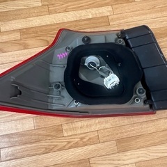 中古クラウンテールレンズの画像