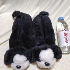 【まだ受付中・送付可能】中古 フライングタイガーで購入♪ わんちゃんスリッパ♪ 室内履き 大きいサイズ♪ 25～27㎝ 早い者勝ちです✨✨の画像