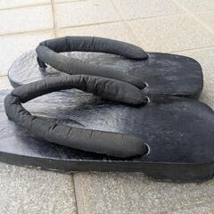 黒塗り下駄の画像