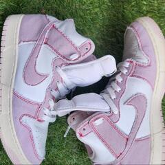 「お話し中」
Nike Dunk High 1985 "Barely Rose"ナイキ ダンク ハイ 1985 "ベアリーローズ"　27cmの画像