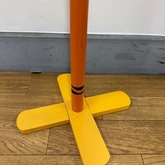 子供用木製ポールハンガーの画像