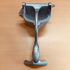 ハンドジューサー・手動柑橘類絞り器の画像