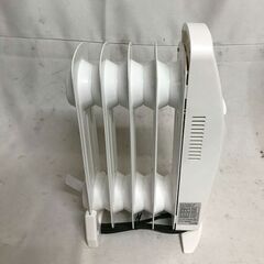 【北見市発】アイリスオーヤマ IRISOHYAMA ミニオイルヒーター POH-505K-W 2022年製 白 小型 暖房器具 ⓵ (E3513aykYM)の画像