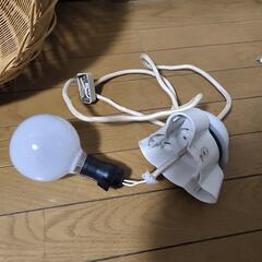 籐製ライト 縦28×直径35cm 照明器具 天井照明 ランプシェード 電傘※動作確認済の画像