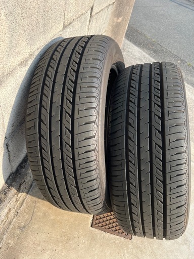 車のタイヤのみ