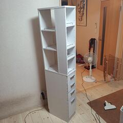 スリム収納棚の画像