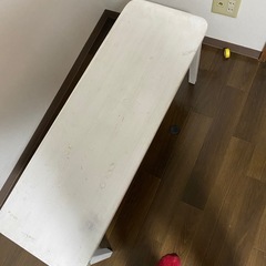 ホワイト　木の椅子の画像