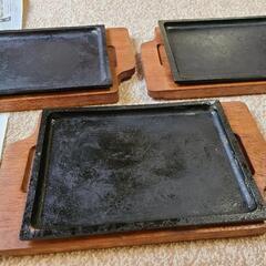 ◆ 木台付きステーキ皿　３セット

 の画像