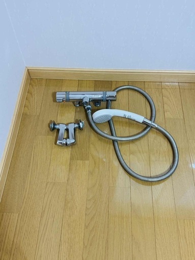 TOTO シャワーヘッドとホースセットTMJ40C3SV7R Amazon | TOTO シャワーホース L=1600mm 本体側ねじW24山20