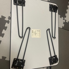 折りたたみテーブル の画像