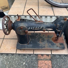 レトロ　ミシン　オブジェの画像