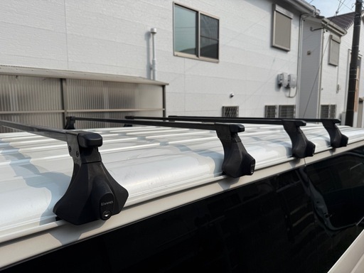 INNO トヨタ ハイエース (標準ルーフ付 H100/200系)用 ルーフキャリア取付4点セット