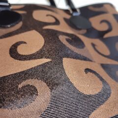 【終了・有難うございました‼】新古品 Pierre Cardin ピエールカルダン 総柄 トートバッグ ポーチ付き 茶ｘ黒 早い者勝ちです✨✨の画像