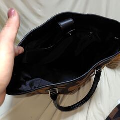 【終了・有難うございました‼】新古品 Pierre Cardin ピエールカルダン 総柄 トートバッグ ポーチ付き 茶ｘ黒 早い者勝ちです✨✨の画像