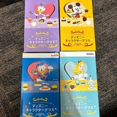 非売品　ディズニー　グラス　4個セット　食器棚シート