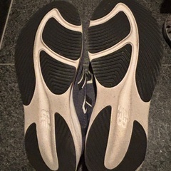 ランニングシューズ（ニューバランス紺色26.5㌢）の画像