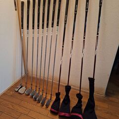 男性用ゴルフクラブセット　キャディバッグ付き12本の画像