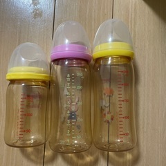 プラスチック哺乳瓶の画像