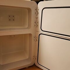 15Lツードア冷温庫(車載用コンセント付)の画像