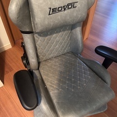 Leovol ゲーミングチェア グレー　の画像