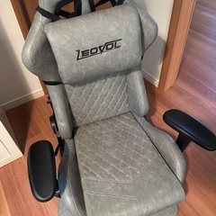 Leovol ゲーミングチェア グレー　の画像