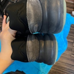 adidas 28センチの画像