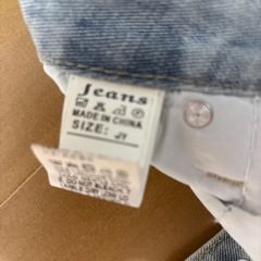 新品ダメージジーンズの画像