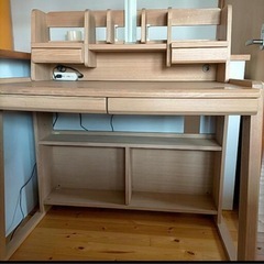 天然木の学習机
の画像