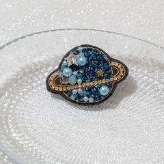 ビーズ刺繍で作る　大人可愛いブローチの画像