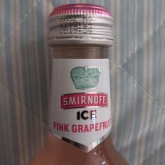 定価よりお安くしてますスミノフアイスピンクグレープフルーツの画像