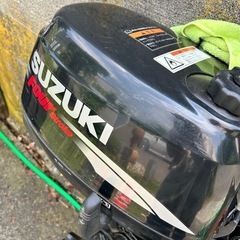 スズキ5馬力船外機の画像