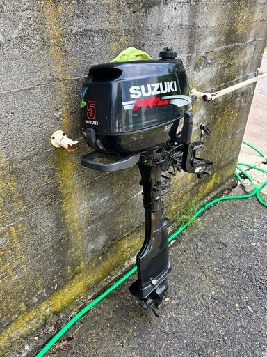 スズキ5馬力船外機