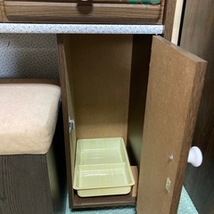 コンパクトなドレッサー(鏡台)の画像