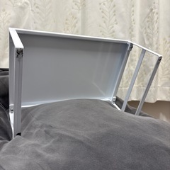 シンプル　白　モニター台の画像