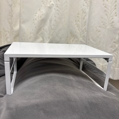 シンプル　白　モニター台の画像