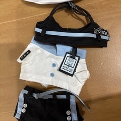 SEGAトーイのクレーンゲームとかのぬいぐるみに着せるお巡りさんの服の画像