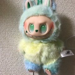 モンスターズ Labubu シリーズ 人形キーチェーン グッズ アニメ フィギュア ペンダント キーチェーの画像