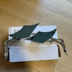 新品バイクのミラーの画像