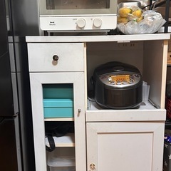 キッチン収納棚• キッチンボードの画像