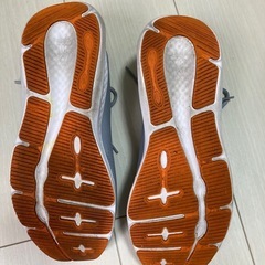 アンダーアーマースニーカー26cmオレンジの画像