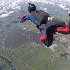 スカイダイビング、行きませんか？