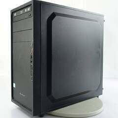 ゲーミングとワークステーション　デスクトップ　PCの画像