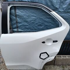 ヤリスクロス　左リアドアの画像