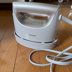 Panasonic衣類スチーマーの画像