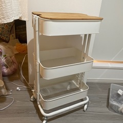 7/8まで　IKEA ワゴン　蓋つきの画像