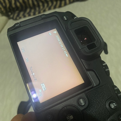 【T4】Canon EOS RP 24-105mm レンズ付き 付属品あり　中古